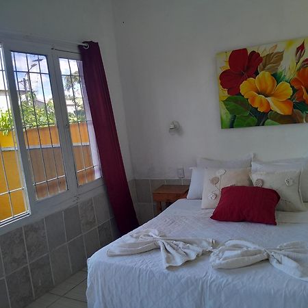 פוארטו איגואסו Hostel Damaris מראה חיצוני תמונה